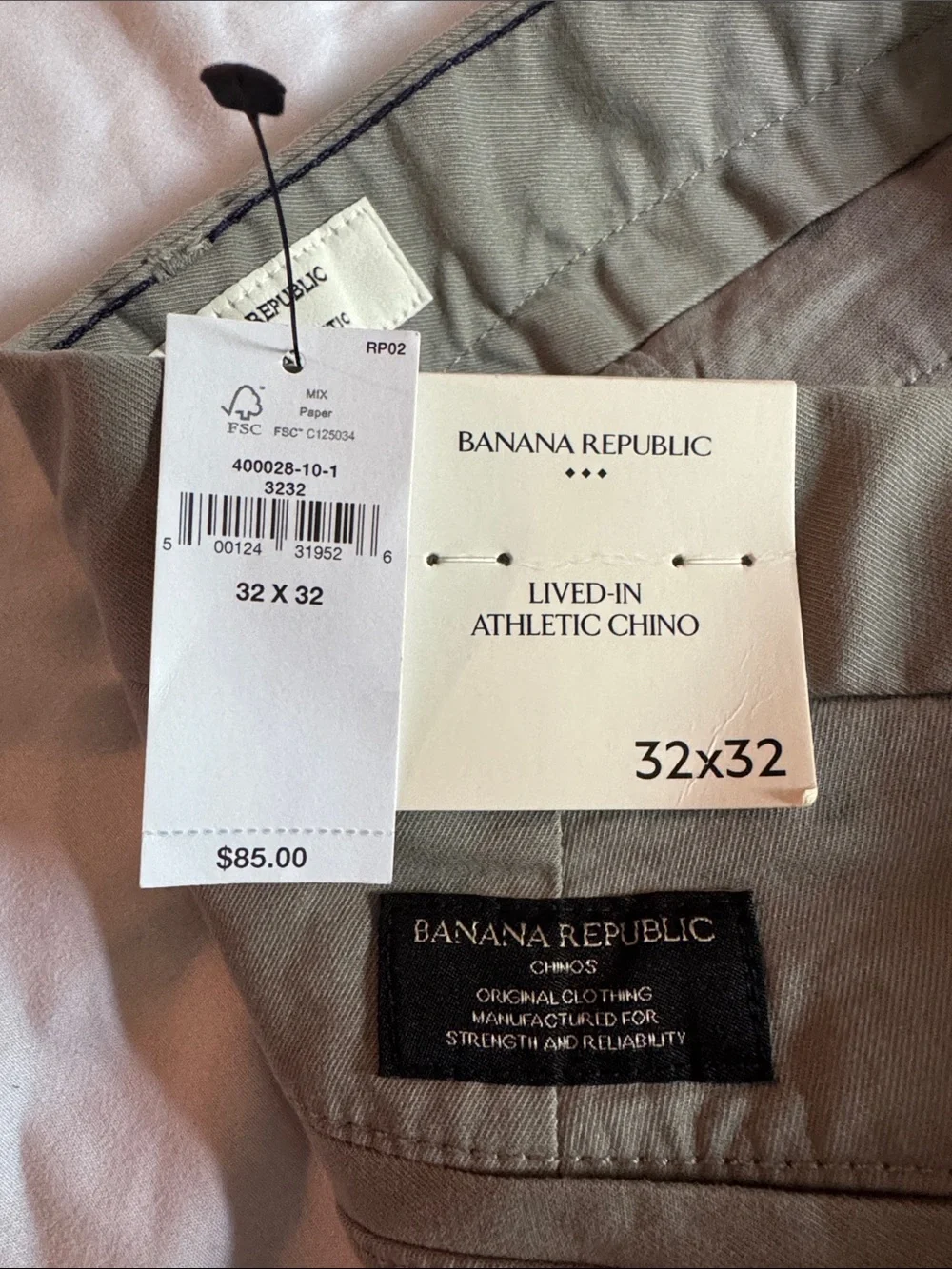 Banana Republic Men’s Chino Pants — Lived-in Athletic Fit Bay Leaf Color - 32x32